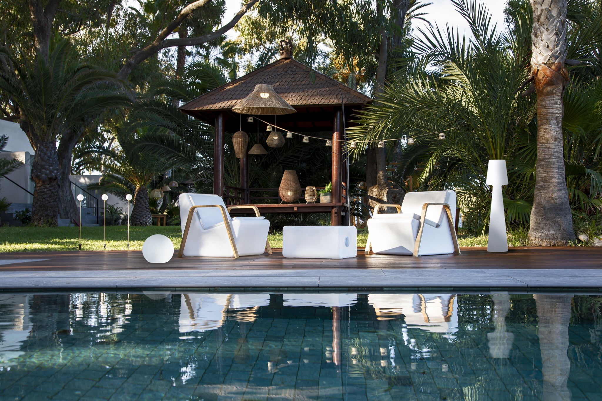 Modern Outdoor Living | Poolside Decor, Patio Lighting & Garden