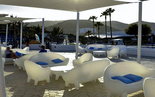 Soluciones eficaces para decorar la terraza de tu negocio.