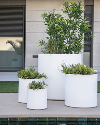 Round Pots and Planters