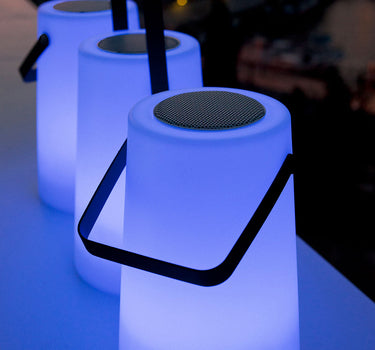 PORTABLE SPEAKER WITH PLAY NOMAD LIGHT